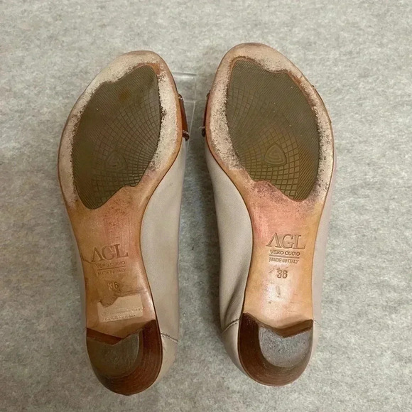 AGL Attilio Giusti Leombruni Italy Leather Camel
Black Cap Toe Pumps size EU 36 - Picture 5 of 13